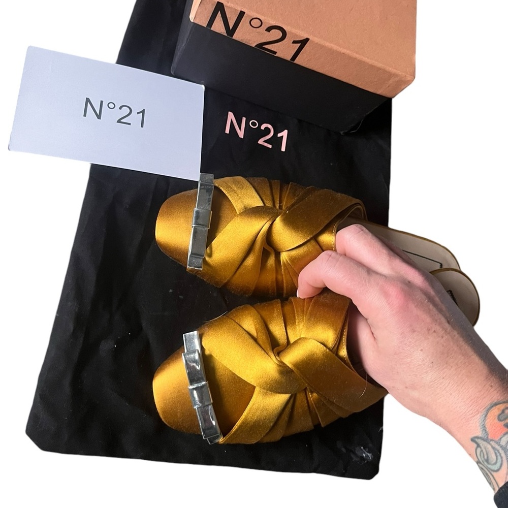 No 21 gold and silver slippers - Picture 5 of 12